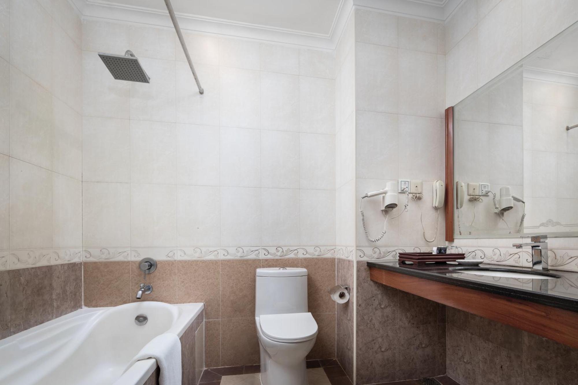 Baitong Heritage Hotel 4*